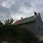 Výstavba střechy na vinném sklípku na Pálavě